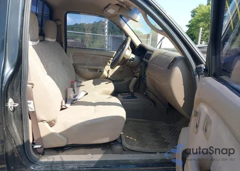 2001 Toyota Tacoma z USA, uszkodzony, nr VIN 5TENL42N21Z844362